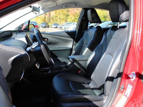 Used 2017 Toyota Prius Prime Premium image 24