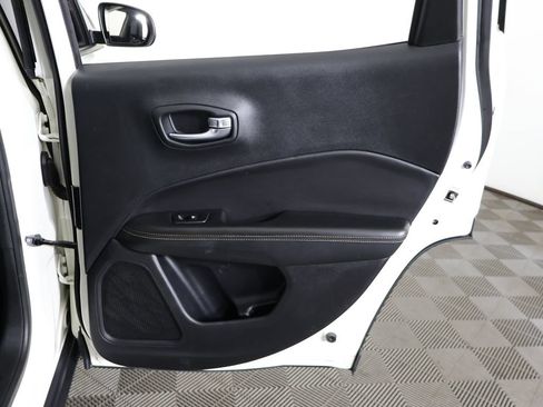 Used 2019 Jeep Compass Latitude FWD image 22