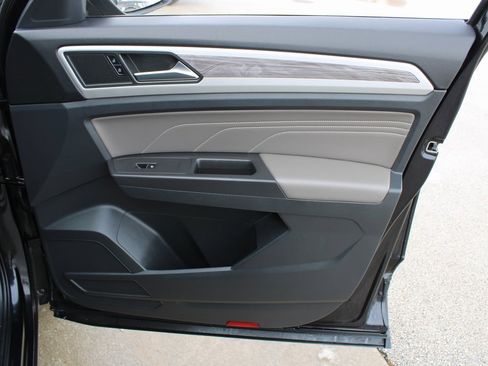 Certified 2023 Volkswagen Atlas Cross Sport SE image 24