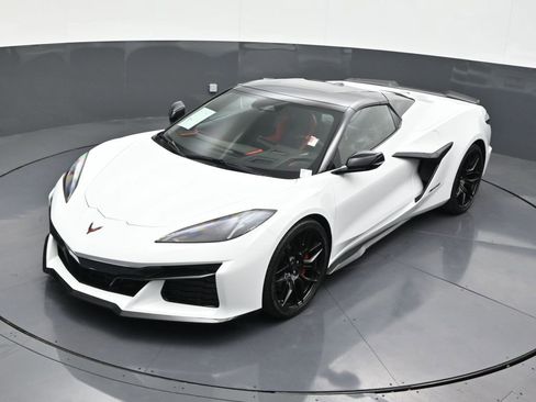 Used 2026 Chevrolet Corvette Z06 w/ Stealth Interior Trim Package image 15