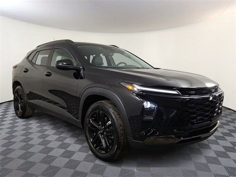 Used 2025 Chevrolet Trax ACTIV w/ Driver Confidence Package image 1