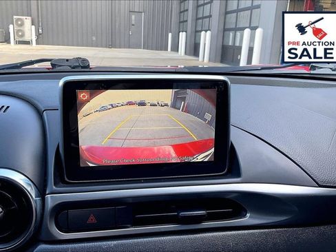Used 2018 FIAT 124 Spider Classica w/ Technology & Siriusxm Group RWD image 21