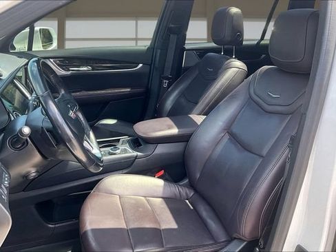 Used 2020 Cadillac XT6 Premium Luxury AWD/4WD image 24