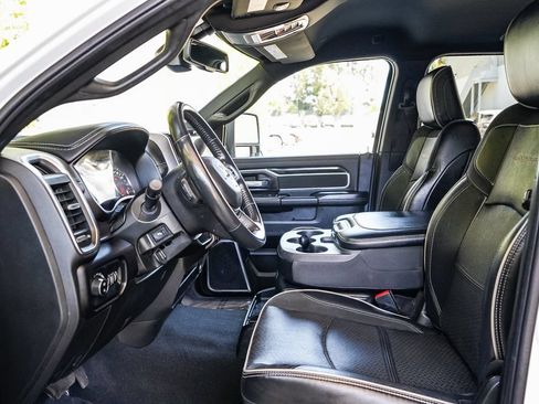 Used 2023 RAM 2500 Laramie AWD/4WD image 16