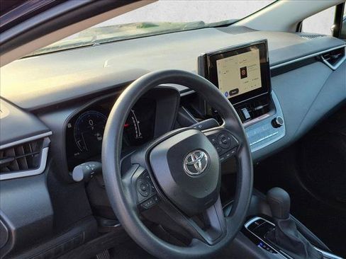 Used 2026 Toyota Corolla LE FWD image 9