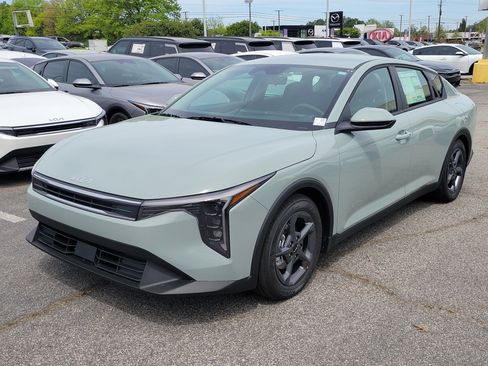 New 2026 Kia K4 LXS FWD image 3