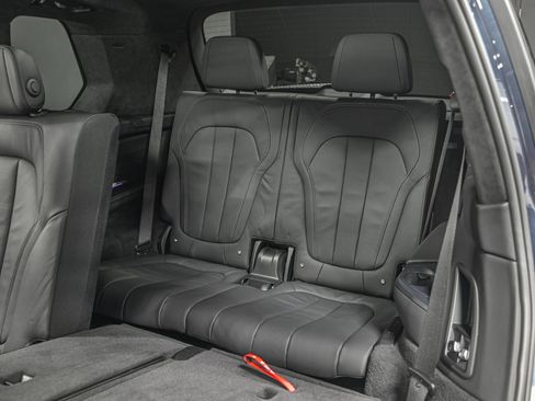 Used 2022 BMW X7 xDrive40i w/ M Sport Package image 28