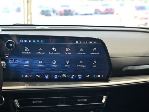New 2026 Chevrolet Traverse LT w/ Sun and Wheel Package FWD image 16