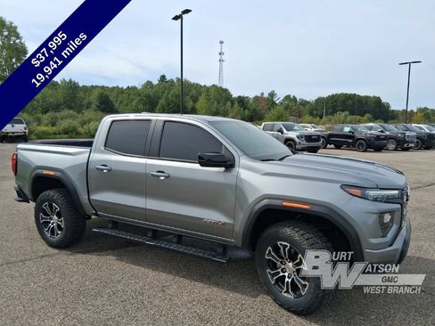 Used 2024 GMC Canyon AT4 w/ Canyon Safety Plus Package AWD/4WD image 9
