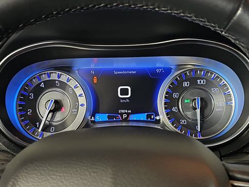 Used 2021 Chrysler 300 Touring w/ Sport Appearance Package RWD image 17