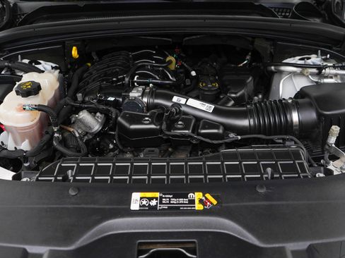 Used 2023 Jeep Grand Cherokee Limited w/ Black Appearance Package image 31