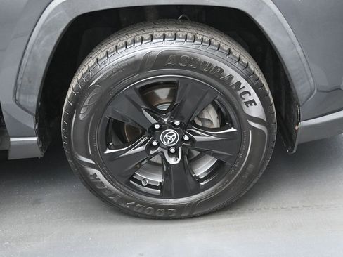 Used 2020 Toyota RAV4 XLE w/ All Weather Liner Package AWD/4WD image 37