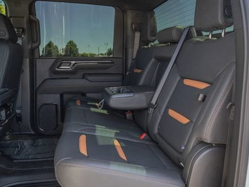 Used 2026 GMC Sierra 2500 AT4 AWD/4WD image 8