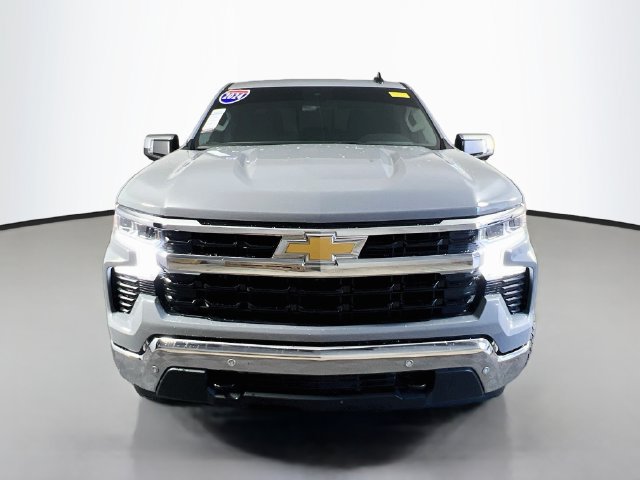 Used 2024 Chevrolet Silverado 1500 LT AWD/4WD image 3