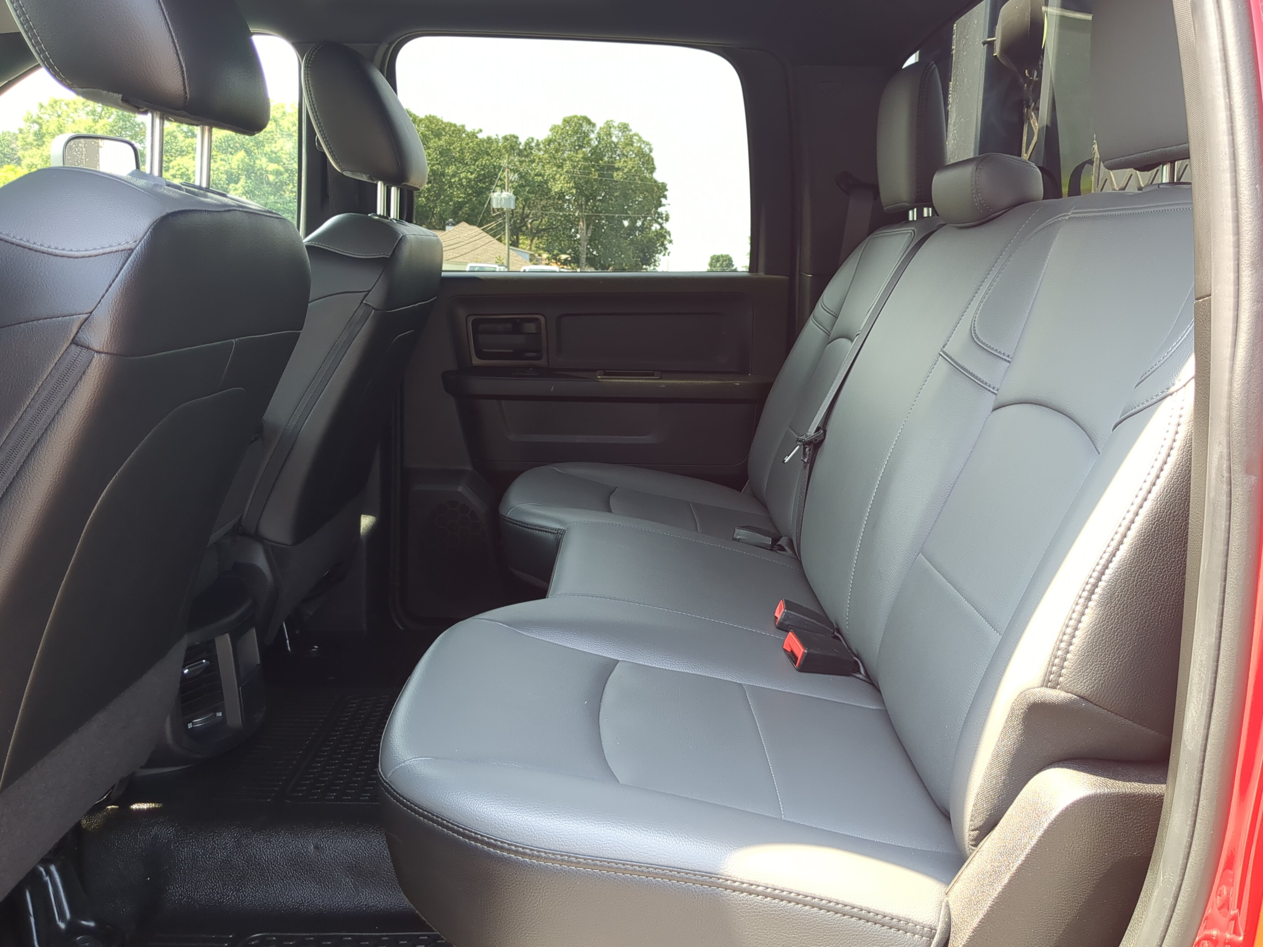 Used 2022 RAM 5500 Tradesman w/ Chrome Appearance Group RWD image 12