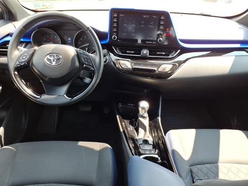 Used 2020 Toyota C-HR XLE FWD image 14