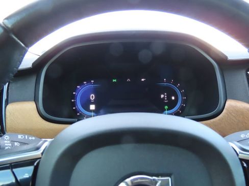 Used 2022 Volvo S90 B6 Momentum image 33