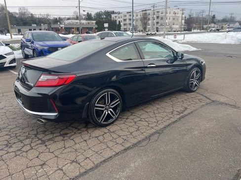 Used 2017 Honda Accord Touring image 16