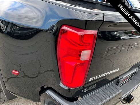 Used 2024 Chevrolet Silverado 3500 High Country w/ High Country Premium Package AWD/4WD image 23