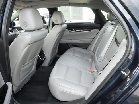 Used 2017 Cadillac XTS Premium Luxury image 37