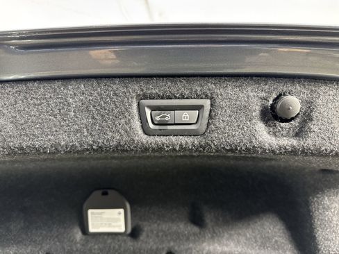 Used 2022 BMW 540i xDrive w/ Premium Package image 34