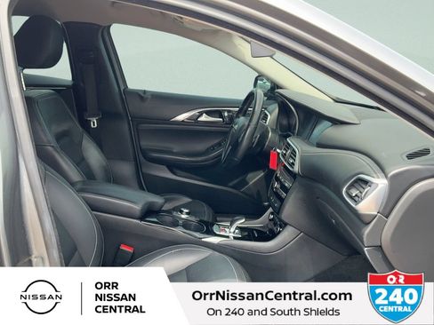 Used 2018 INFINITI QX30 AWD w/ Cargo Package image 11