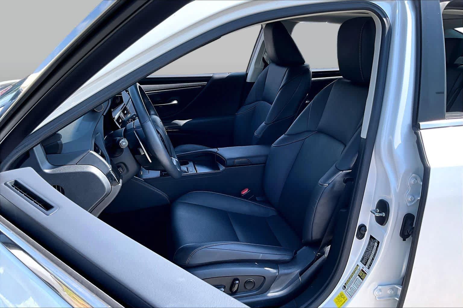Used 2023 Lexus ES 350 w/ Premium Package FWD image 7