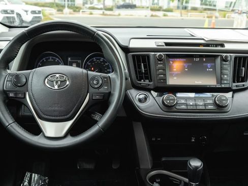 Used 2017 Toyota RAV4 XLE FWD image 27