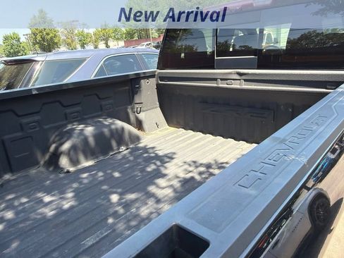 Used 2022 Chevrolet Silverado 1500 ZR2 w/ Technology Package AWD/4WD image 3