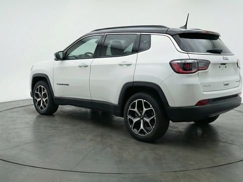 Used 2025 Jeep Compass Limited image 6