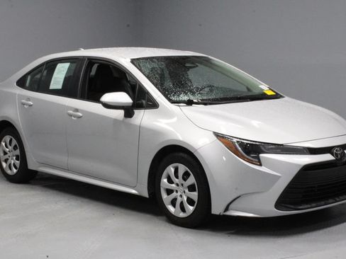 Used 2024 Toyota Corolla LE FWD image 1