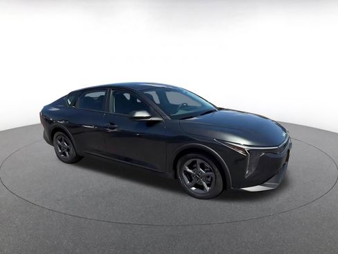 Used 2025 Kia K4 FWD image 2