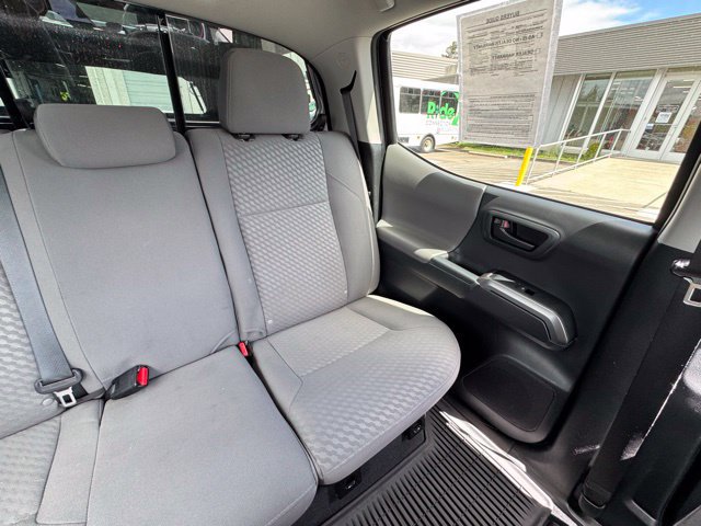 Used 2022 Toyota Tacoma SR5 AWD/4WD image 33