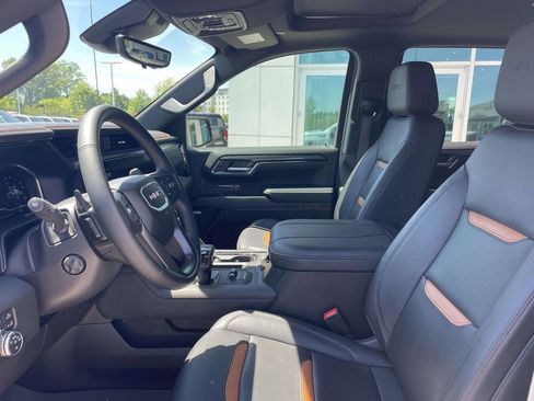 Used 2024 GMC Sierra 1500 AT4 w/ Technology Package AWD/4WD image 13