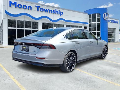 New 2025 Honda Accord Touring image 4
