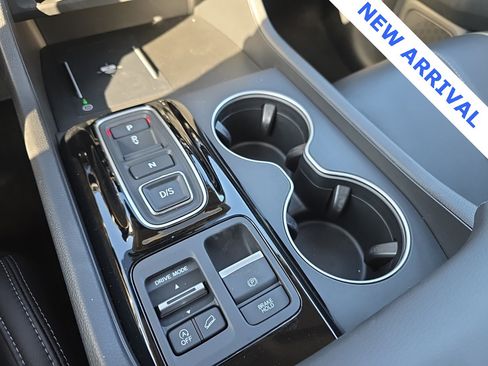 Used 2025 Honda Pilot Touring image 24