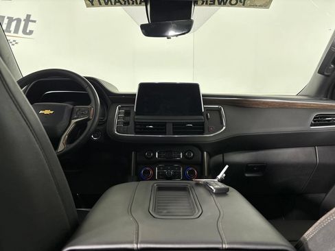 Used 2024 Chevrolet Suburban High Country RWD image 28