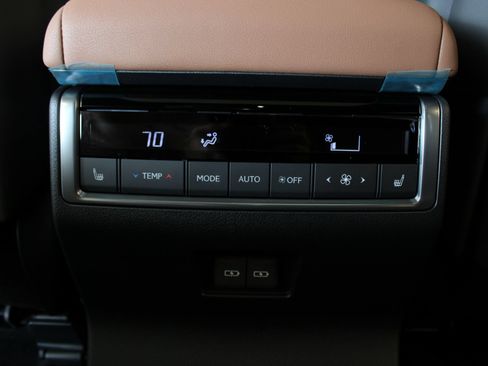 Used 2026 Lexus GX 550 AWD/4WD image 18