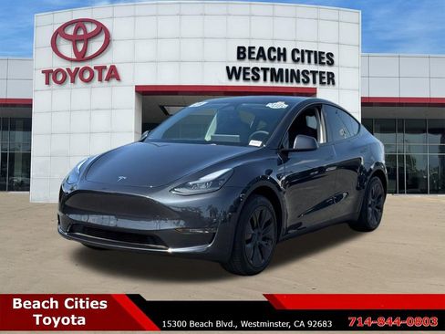 Used 2025 Tesla Model Y Long Range RWD image 6