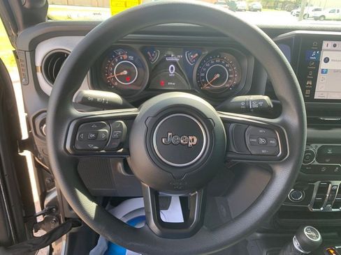 New 2025 Jeep Gladiator Sport image 16