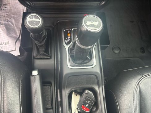Used 2021 Jeep Wrangler Unlimited Sahara AWD/4WD image 25