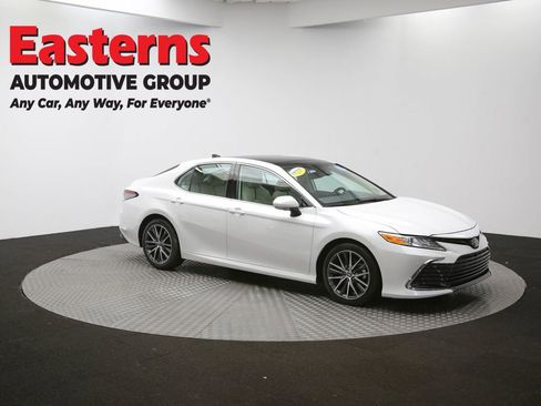 Used 2023 Toyota Camry XLE w/ Navigation Package image 46
