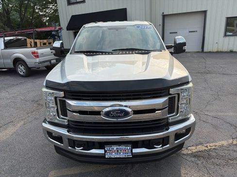 Used 2017 Ford F250 XLT w/ XLT Premium Package AWD/4WD image 3