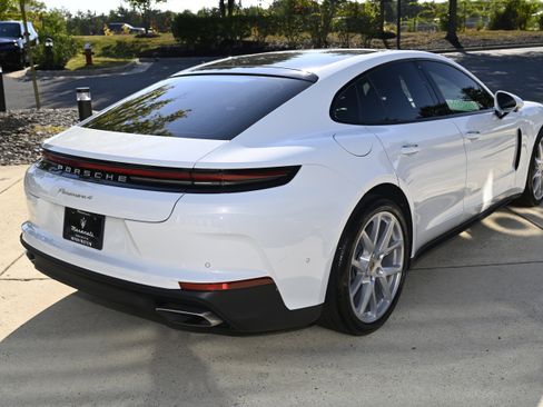 Used 2024 Porsche Panamera 4 image 5