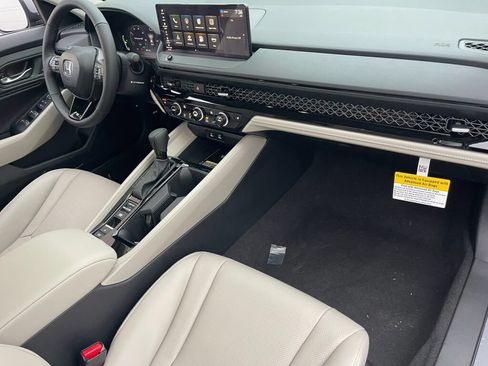 Used 2025 Honda Accord EX-L image 15