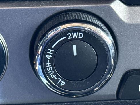 Used 2023 Toyota Tacoma SR5 AWD/4WD image 17
