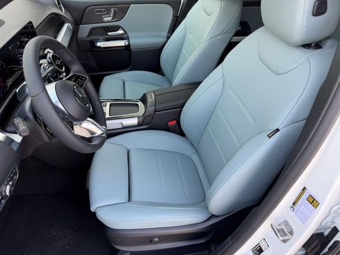 Used 2026 Mercedes-Benz GLB 250 image 5