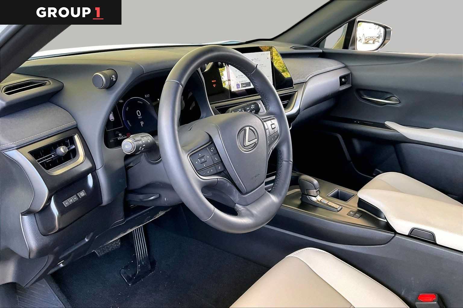 Certified 2026 Lexus UX 300h FWD image 14