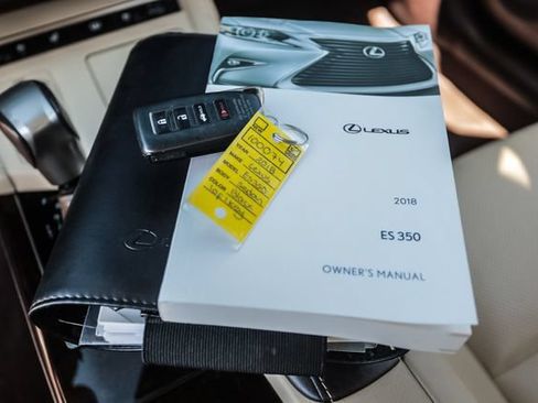 Used 2018 Lexus ES 350 w/ Luxury Package w/Wood Trim FWD image 84