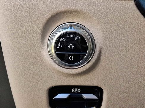 Used 2023 Mercedes-Benz C 300 4MATIC Sedan image 21